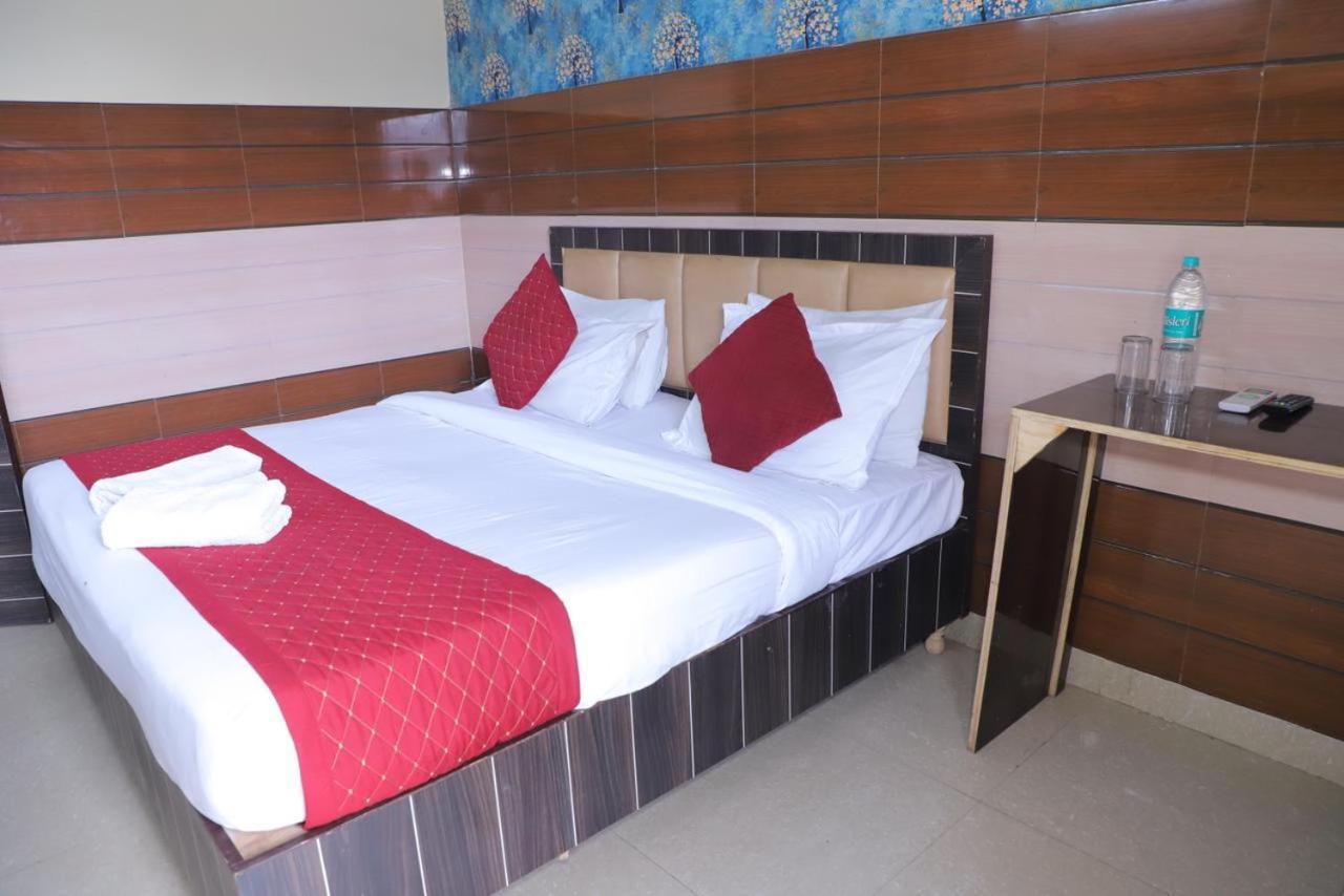 Hotel Aditya Residency Near Sector 63 Metro Station Noida Exteriér fotografie