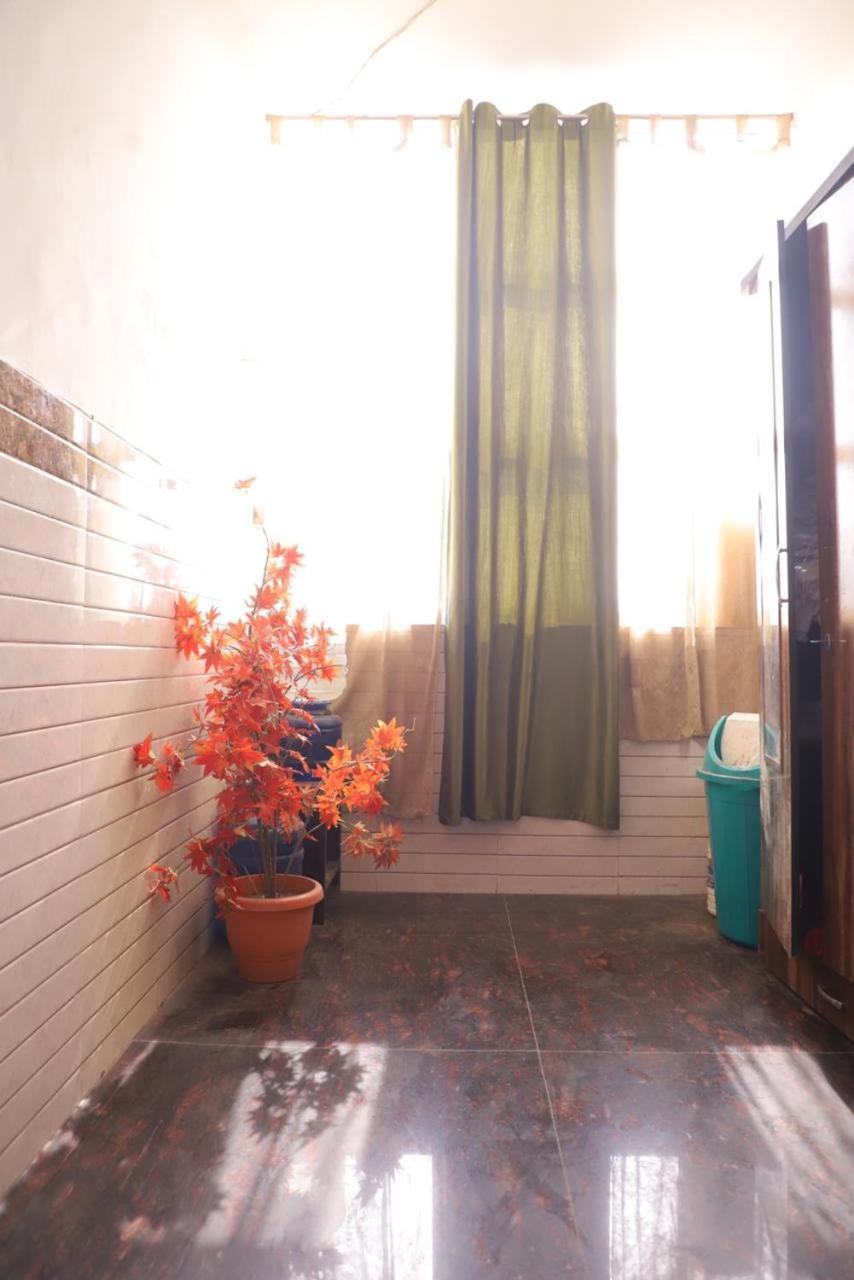 Hotel Aditya Residency Near Sector 63 Metro Station Noida Exteriér fotografie